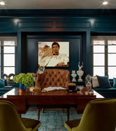 Pop art vászonkép motívummal: Tony Montana fajčiaci cigaru, természet barna árnyalatokban, erő és hatalom és krimi dráma, alkalmas a iroda számára – fő