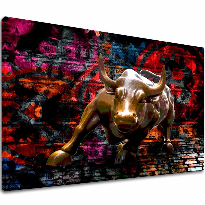 A Wall Street-i bika szobor látható ezen a vászonképen, színes, absztrakt háttérrel, amelyen dollár bankjegyek mintázata fedezhető fel, Papilora.