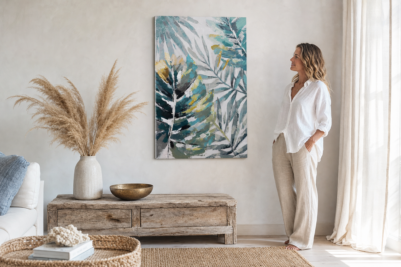 Festett falikép LEVELEK 60x90 cm – kézzel festett kép elegáns enteriőrben (Modern coastal) | fal mockup | prémium vászon | Papilora.sk