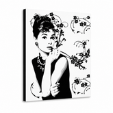 Kézzel festett POP Art festmény Kedvezmény -15% Audrey Hepburn ah4 – 3D látvány a kézzel festett vászonról fehér háttéren. Domináns színek: fekete, fehér, szürke.