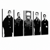 Kézzel festett POP Art festmény LINKIN PARK 5 darab lp – 3D látvány a kézzel festett vászonról fehér háttéren. Domináns színek: fekete, fehér, szürke.