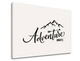 Modern vászonkép motívummal: Adventure awaits, hegyek, utazási motívum, motivációs idézet, természet fehér-fekete árnyalatokban, alkalmas a nappali számára – termék