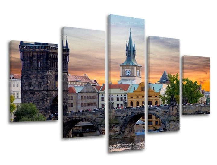 Klasszikus vászonkép motívummal: VÁROS PRAHA, Praha, építészet többszínű árnyalatokban, nyugodt hangulat, többrészes kivitel, alkalmas a iroda számára – fő