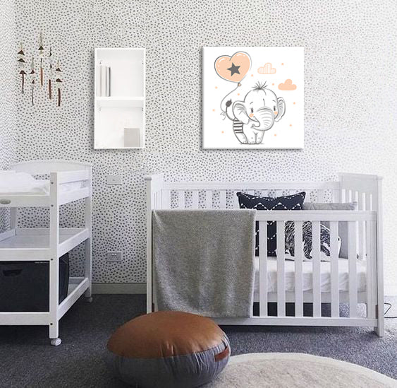 Boho stílusú vászonkép motívummal: GYEREKEKNEK, elefánt, léggömb, felhők, csillagok fehér-barna árnyalatokban, játékos hangulat, gyermekkor és álmok, alkalmas a gyerekszoba számára – fő