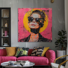 Pop art vászonkép motívummal: nő, portré, emberek narancs-rózsaszín árnyalatokban, merész hangulat, városi élet és popkultúra, alkalmas a iroda számára – termék