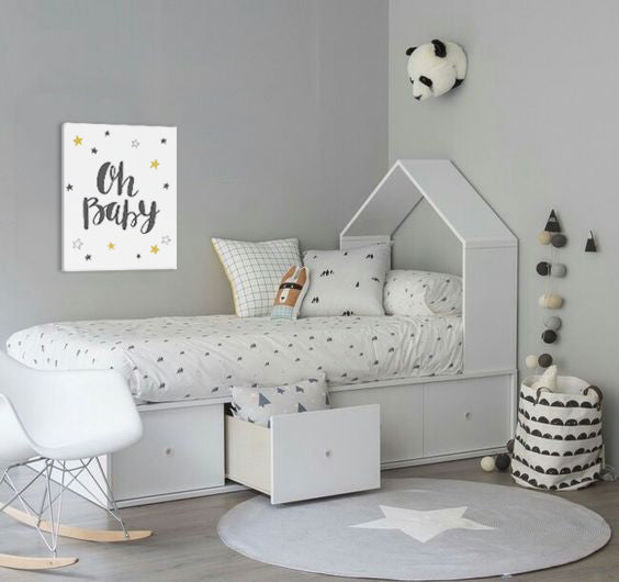 Modern vászonkép motívummal: GYEREKEKNEK, csillagok, gyermek motívum, világűr fehér-szürke árnyalatokban, lágy hangulat, ünneplés és gyermekkor, alkalmas a gyerekszoba számára – fő