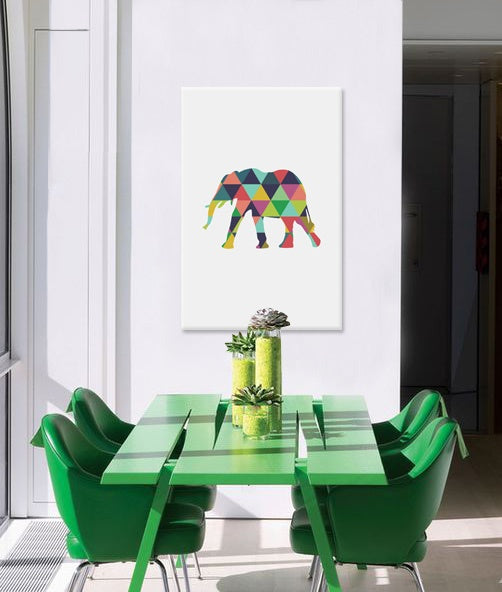 Pop art vászonkép motívummal: Meditative Dimension, elefánt, gyermek motívum, természet fehér-kék árnyalatokban felakasztva az enteriőrben gyerekszoba számára – enteriőr