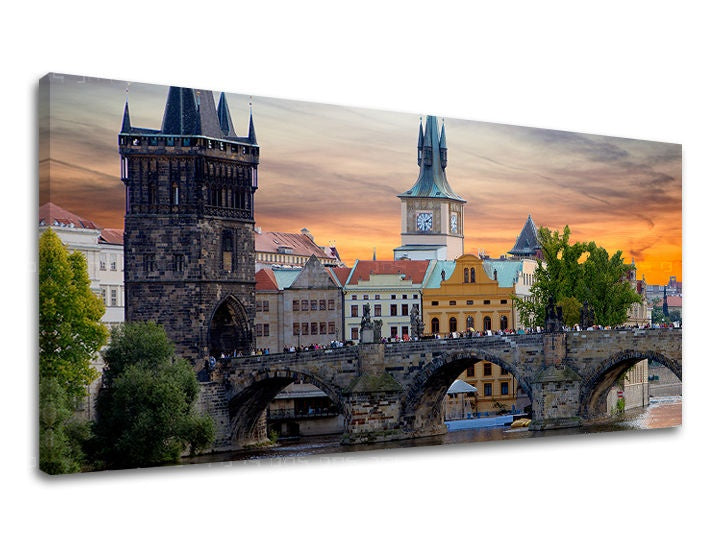 Vintage vászonkép motívummal: Panoráma VÁROS PRAHA, Praha, építészet, táj, városi motívum lila-narancs árnyalatokban, alkalmas a iroda számára – fő