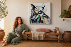 Festett falikép BAGOLY 60x60 cm – kézzel festett kép elegáns enteriőrben (Bohemian warm) | fal mockup | prémium vászon | Papilora.sk