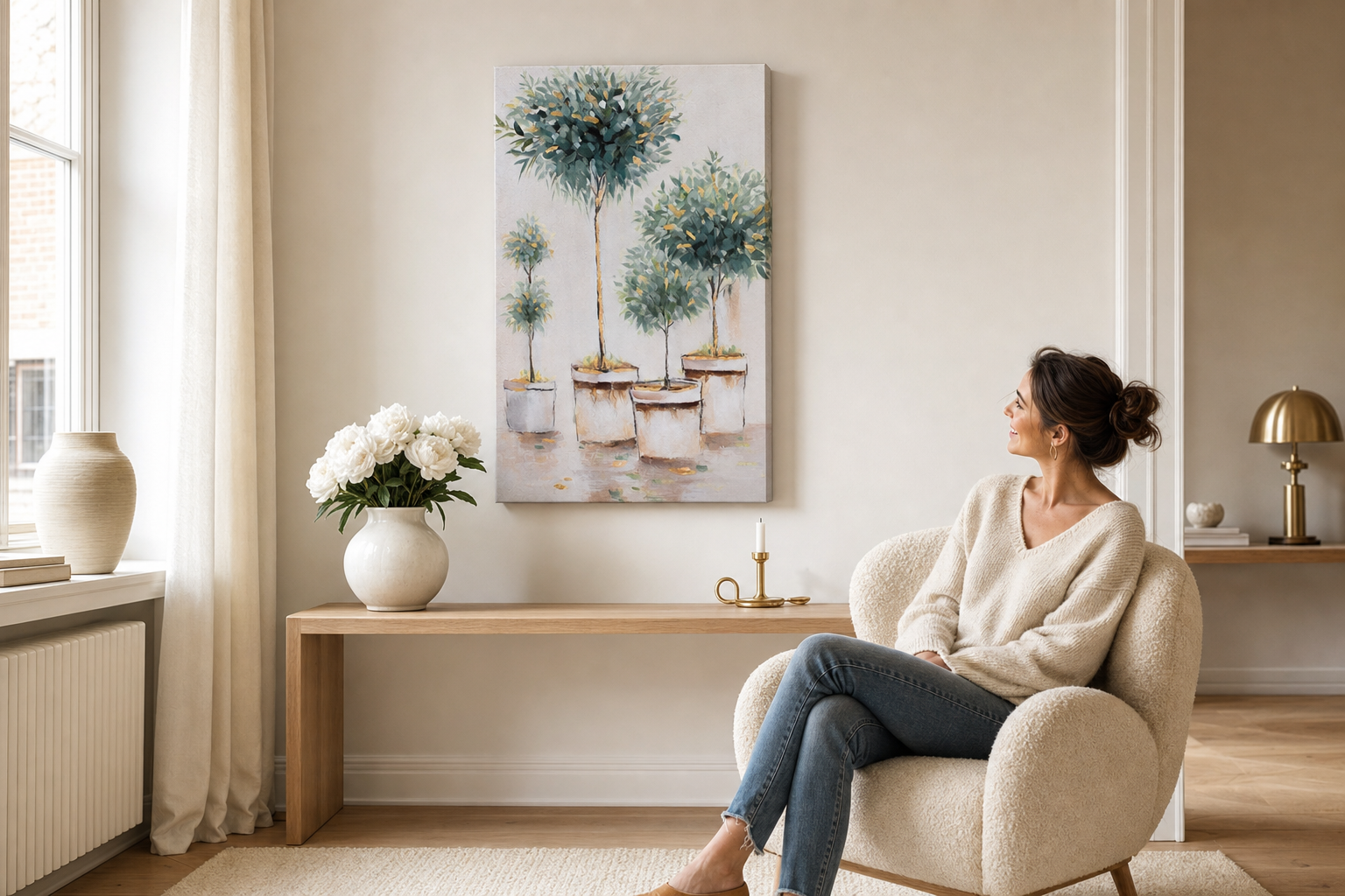 Festett falikép FÁK 60x90 cm – kézzel festett kép elegáns enteriőrben (Scandi cream) | fal mockup | prémium vászon | Papilora.sk