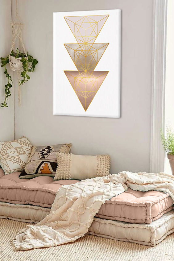 Boho stílusú vászonkép motívummal: Improvement or Compound, vallási motívum fehér-rózsaszín árnyalatokban felakasztva az enteriőrben nappali számára, elegancia – enteriőr