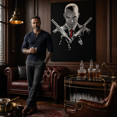 Kézzel festett POP Art festmény HITMAN hit – kép modern férfi belső térben, lifestyle vizualizáció. Domináns színek: fekete, piros, szürke.