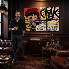 Kézzel festett POP Art festmény LICHTENSTEIN 3 darab li8 – kép modern férfi belső térben, lifestyle vizualizáció. Domináns színek: piros, sárga, fekete, fehér, narancssárga.
