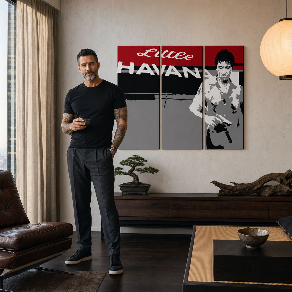 Kézzel festett POP Art festmény Sebhelyesarcú - AL PACINO 3 db al39 – kép modern férfi belső térben, lifestyle vizualizáció. Domináns színek: piros, fekete, szürke, fehér.