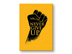 Modern vászonkép motívummal: Never give up, motivációs idézet fekete-sárga árnyalatokban, erő, alkalmas a iroda számára | Motivációs fali kép Never give up – fő