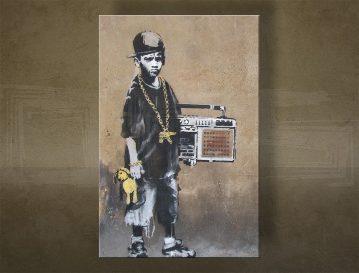 Boho stílusú vászonkép motívummal: Street ART – Banksy, tenger és tengerpart lila-kék árnyalatokban, városi élet és gyermekkor, többrészes kivitel – fő