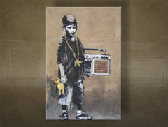 Boho stílusú vászonkép motívummal: Street ART – Banksy, tenger és tengerpart lila-kék árnyalatokban, városi élet és gyermekkor, többrészes kivitel – fő