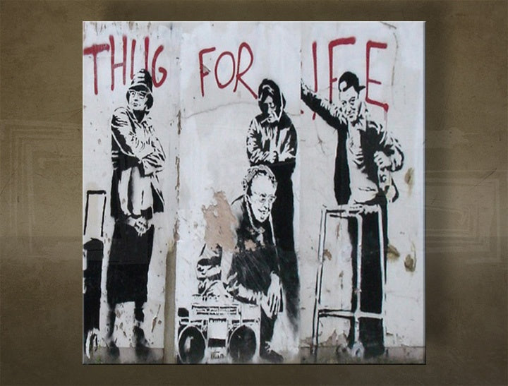 Klasszikus vászonkép motívummal: Street ART – Banksy fehér-piros árnyalatokban, városi élet, alkalmas a iroda számára | Vászonkép Street ART – Banksy – fő
